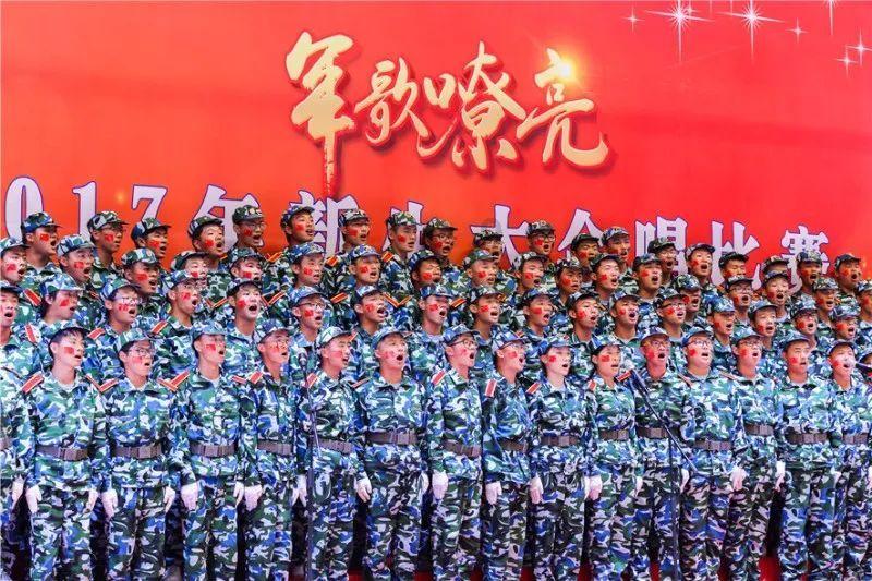 憨豆先生找小熊